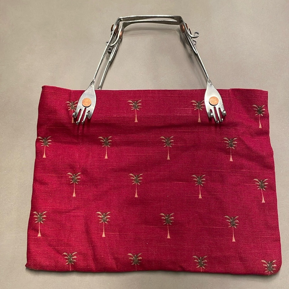 Handmade cloth clutch